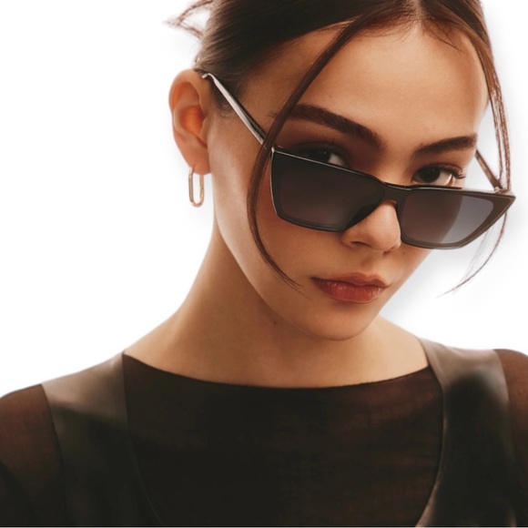 QUAY Bad Habit Sunglasses Black Frame Grey Lens Cat Eye Retro NWT - Picture 13 of 13